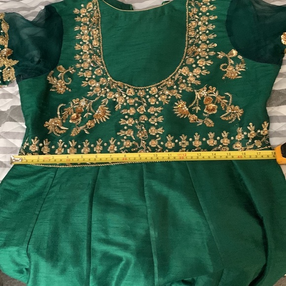 Custom made Mehndi Event Outfit - Size Medium - Picture 10 of 13